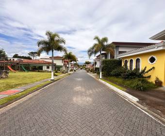 Casa a la venta en Condominio Terranostra, Santo Domingo de Heredia.