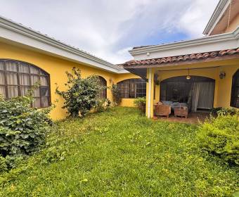 Casa a la venta en Condominio Terranostra, Santo Domingo de Heredia.