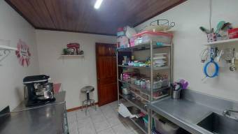 Se vende espaciosa casa con patio en San Francisco Heredia 24-582 Se vende espaciosa casa con patio en San Francisco Heredia 24-582