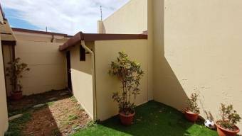 Se vende espaciosa casa con patio en San Pablo Heredia 25-1276 Se vende espaciosa casa con patio en San Pablo Heredia 25-1276