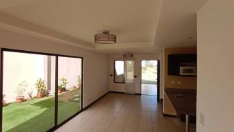 Se vende espaciosa casa con patio en San Pablo Heredia 25-1276 Se vende espaciosa casa con patio en San Pablo Heredia 25-1276