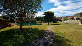 Se vende espaciosa casa con patio en San Pablo Heredia 25-1276 Se vende espaciosa casa con patio en San Pablo Heredia 25-1276