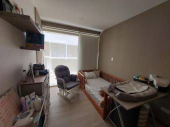 Se alquila espaciosa casa con terraza en San Antonio Escazú 26-13