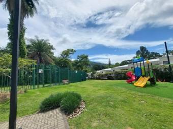 Se alquila espaciosa casa con terraza en San Antonio Escazú 26-13