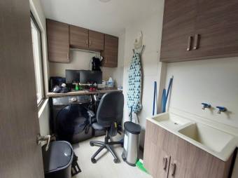 Se alquila espaciosa casa con terraza en San Antonio Escazú 26-13