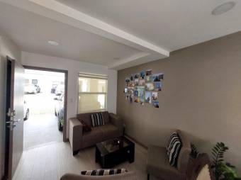 Se alquila espaciosa casa con terraza en San Antonio Escazú 26-13