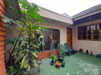 Se vende propiedad con 5 apartamentos para inversión en Hatillo San José 25-629 , $ 250,000, 8, San José, San José