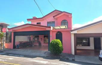 Se vende espaciosa casa con patio en San Vicente San José 25-1770