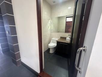 ALQUILER DE OFICINA O LOCAL, SAN JOSE, ESCAZÚ, PLAZA COLONIAL  