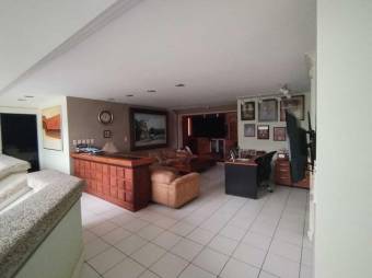 Se vende lujosa propiedad en Rohrmoser 24-1564