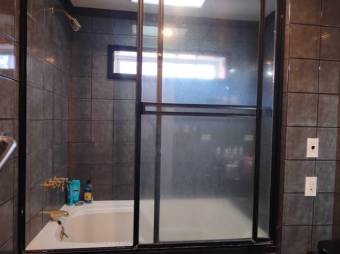 Se vende lujosa propiedad en Rohrmoser 24-1564