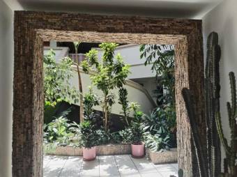 Se vende lujosa propiedad en Rohrmoser 24-1564