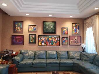 Se vende lujosa propiedad en Rohrmoser 24-1564