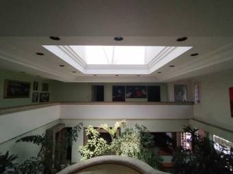 Se vende lujosa propiedad en Rohrmoser 24-1564