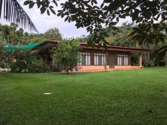 Se vende casa con lote de 3.1 hectáreas en carrillo de Alajuela 23-1977 Se vende casa con lote de 3.1 hectáreas en carrillo de Alajuela 23-1977
