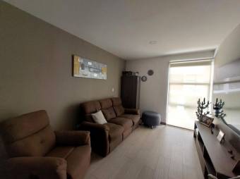 Se alquila espaciosa casa con terraza en San Antonio Escazú 26-13