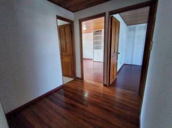 Se vende espaciosa casa para inversión en Yoses Sur 23-305 Se vende espaciosa casa para inversión en Yoses Sur 23-305