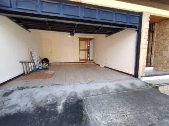 Se vende espaciosa casa para inversión en Yoses Sur 23-305 Se vende espaciosa casa para inversión en Yoses Sur 23-305