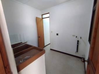 Se vende espaciosa casa para inversión en Yoses Sur 23-305 Se vende espaciosa casa para inversión en Yoses Sur 23-305