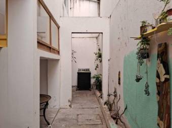 Se vende espaciosa casa con patio y terraza en Uruca San José 25-119 Se vende espaciosa casa con patio y terraza en Uruca San José 25-119