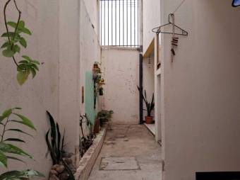 Se vende espaciosa casa con patio y terraza en Uruca San José 25-119 Se vende espaciosa casa con patio y terraza en Uruca San José 25-119