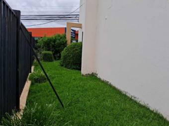 Se vende espaciosa casa con patio y terraza en Uruca San José 25-119 Se vende espaciosa casa con patio y terraza en Uruca San José 25-119