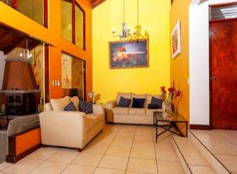 Se vende espaciosa casa con amplio patio en San Vicente de Moravia 23-1503 Se vende espaciosa casa con amplio patio en San Vicente de Moravia 23-1503