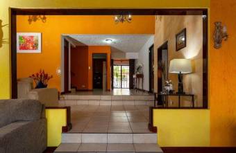 Se vende espaciosa casa con amplio patio en San Vicente de Moravia 23-1503 Se vende espaciosa casa con amplio patio en San Vicente de Moravia 23-1503