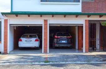 Se vende espaciosa casa con amplio patio en San Vicente de Moravia 23-1503 Se vende espaciosa casa con amplio patio en San Vicente de Moravia 23-1503