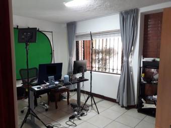 Se vende espaciosa casa con amplio patio en San Vicente de Moravia 23-1503 Se vende espaciosa casa con amplio patio en San Vicente de Moravia 23-1503