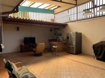 Se vende casa con amplias zonas verdes en La Asunción de Heredia 25-950 Se vende casa con amplias zonas verdes en La Asunción de Heredia 25-950