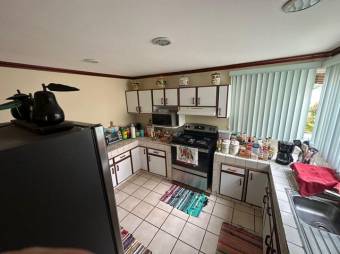 Se vende espaciosa casa con patio en Ulloa Heredia 25-183 Se vende espaciosa casa con patio en Ulloa Heredia 25-183