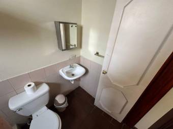 Se vende espaciosa casa con patio en Ulloa Heredia 25-183 Se vende espaciosa casa con patio en Ulloa Heredia 25-183