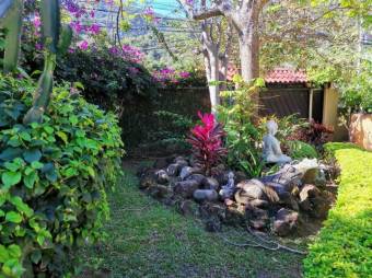 Se vende casa con lote de 2,220m2 en Rio Oro Santa Ana 23-1533 Se vende casa con lote de 2,220m2 en Rio Oro Santa Ana 23-1533