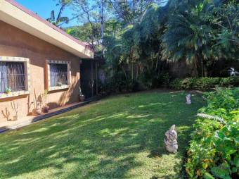 Se vende casa con lote de 2,220m2 en Rio Oro Santa Ana 23-1533 Se vende casa con lote de 2,220m2 en Rio Oro Santa Ana 23-1533