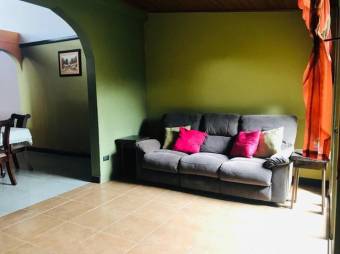 Se vende amplia propiedad con 2 casas en Catedral San José 24-835 Se vende amplia propiedad con 2 casas en Catedral San José 24-835