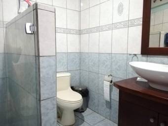 Se vende amplio edificio comercial en Mata Redonda San José 22-2560, $ 490,000, 4, San José, San José