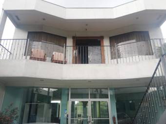 Se vende amplio edificio comercial en Mata Redonda San José 22-2560, $ 490,000, 4, San José, San José