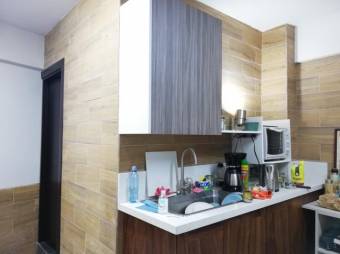 Se vende amplio edificio comercial en Mata Redonda San José 22-2560, $ 490,000, 4, San José, San José