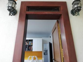 Se vende amplio edificio comercial en Mata Redonda San José 22-2560, $ 490,000, 4, San José, San José