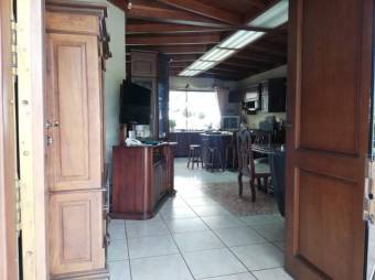 Se vende amplio edificio comercial en Mata Redonda San José 22-2560, $ 490,000, 4, San José, San José