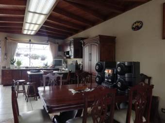 Se vende amplio edificio comercial en Mata Redonda San José 22-2560, $ 490,000, 4, San José, San José