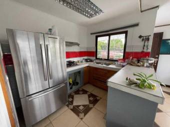 Se vende amplia propiedad con 6 apartamentos en Rhormoser 25-767 Se vende amplia propiedad con 6 apartamentos en Rhormoser 25-767