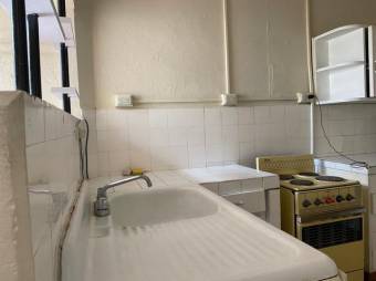 Se vende espaciosa casa con jardines en Uruca San José 24-405 Se vende espaciosa casa con jardines en Uruca San José 24-405