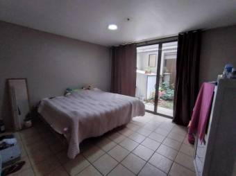 Se vende propiedad con 1 casa y 2 apartamentos en Zapote San José 24-1248 Se vende propiedad con 1 casa y 2 apartamentos en Zapote San José 24-1248