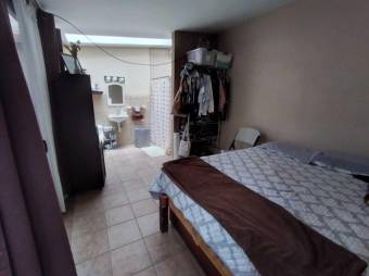 Se vende propiedad con 1 casa y 2 apartamentos en Zapote San José 24-1248 Se vende propiedad con 1 casa y 2 apartamentos en Zapote San José 24-1248