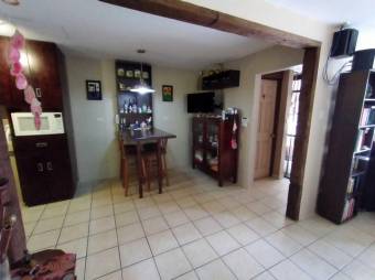 Se vende propiedad con 1 casa y 2 apartamentos en Zapote San José 24-1248 Se vende propiedad con 1 casa y 2 apartamentos en Zapote San José 24-1248