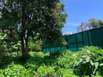 Se vende amplio lote con 1,012m2 en Zapote San José 25-147 Se vende amplio lote con 1,012m2 en Zapote San José 25-147