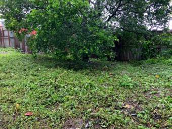 Se vende amplio lote con 1,012m2 en Zapote San José 25-147 Se vende amplio lote con 1,012m2 en Zapote San José 25-147