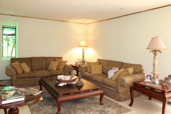 Se vende casa de 2 plantas con uso mixto en Mata Redonda San José 23-905 Se vende casa de 2 plantas con uso mixto en Mata Redonda San José 23-905